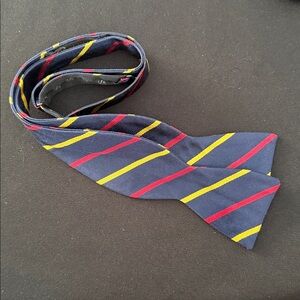 Cravate Ben Silver 100% Silk Bow Tie, Made in USA, pre-owned, modern pattern